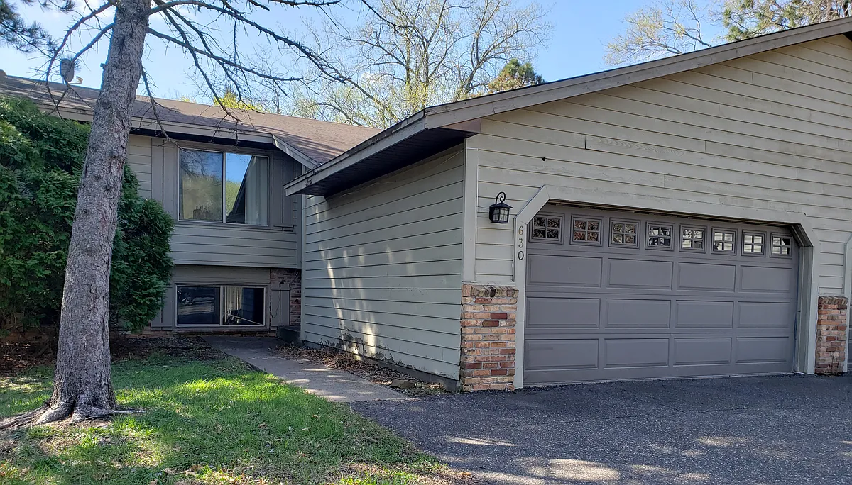 Front View - Randy Ave