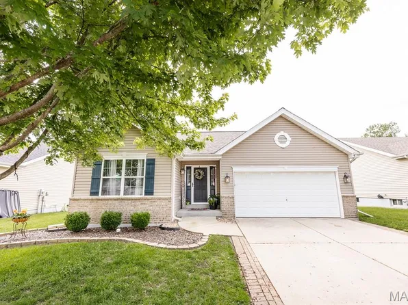 2832 Smokehouse Way, Belleville, IL 62221