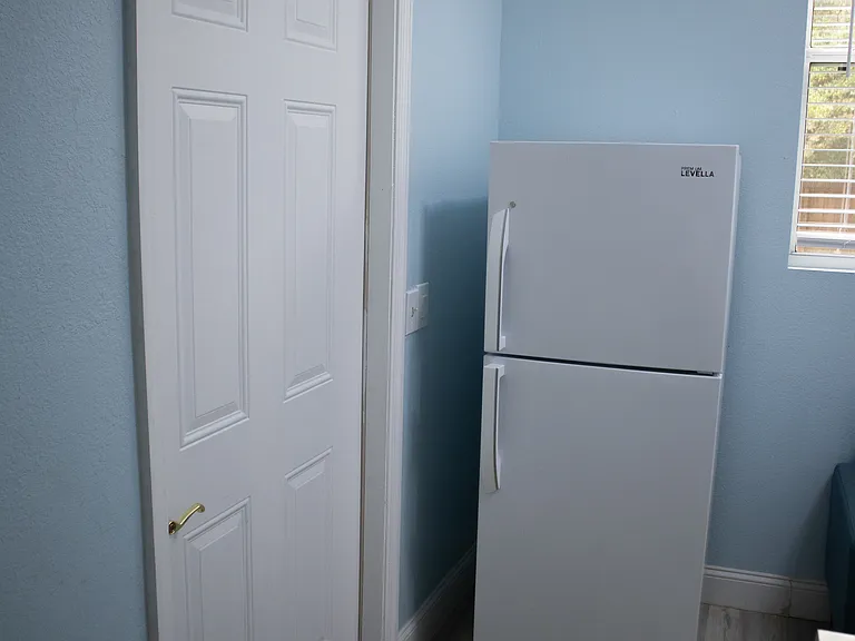 205 N Dellview Dr — Photo 4