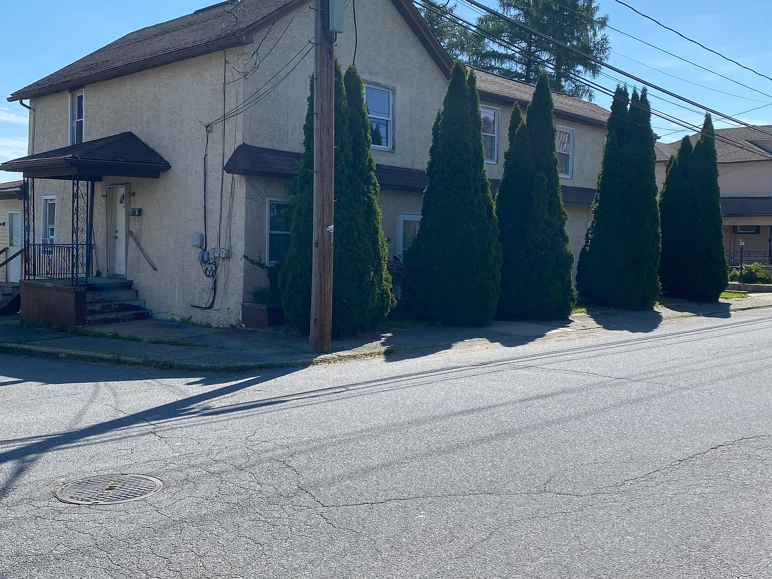 3 bed, 1200 sqft, $1,300 — Photo 3