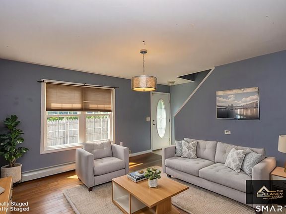 3rd image of 10 Russell Avenue