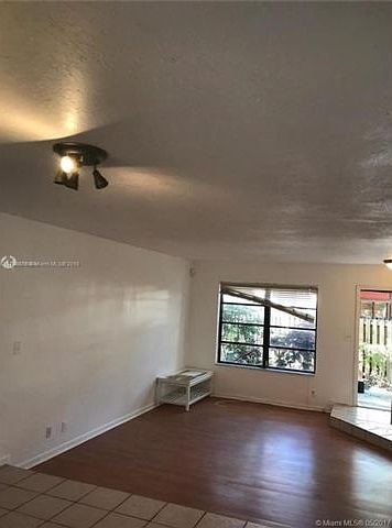 1st image of 3445-3445 Oak Dr