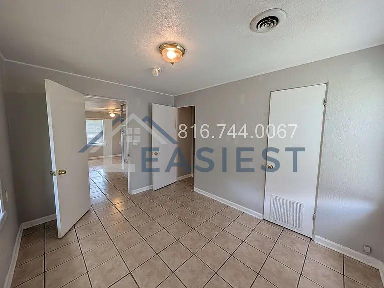 8832 N Forest Ave — Photo 11