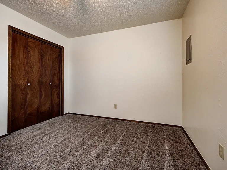 1331 Glen Oaks Ct #4 — Photo 24