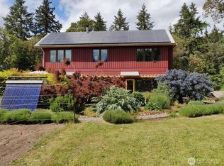 11191 Valley Heights Cir NE, Bainbridge Island, WA 98110
