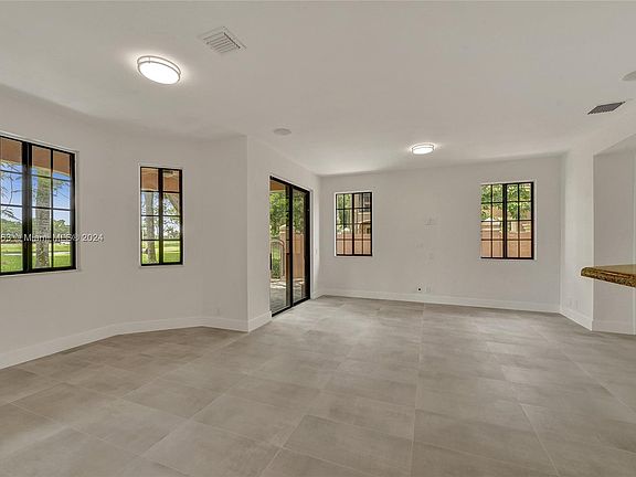 4th image of 2753 Center Court Dr #2-19