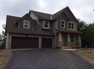 2249 Woodlyn Ridge Ct, Mound, MN 55364