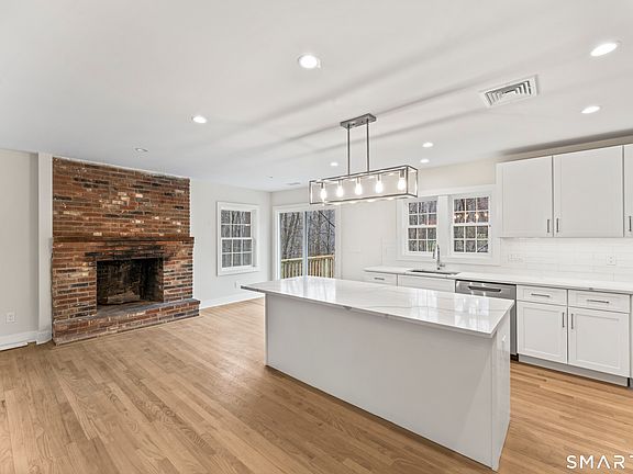 3rd image of 147 Thayer Pond Road