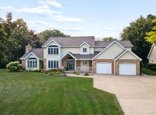 W2880 Oakridge Dr, Appleton, WI 54915