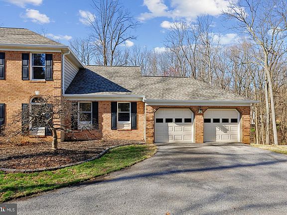 2nd image of 702 Falls Rd