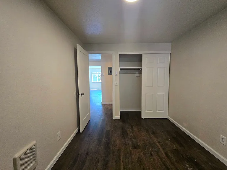234 NW 21st St — Photo 9