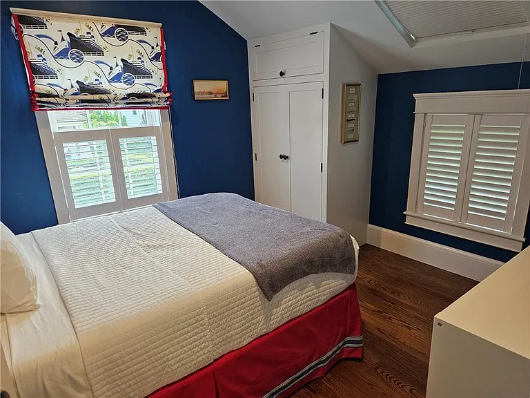 209 Coggeshall Ave — Photo 39