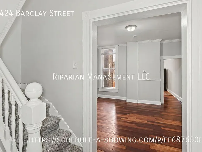 2424 Barclay St — Photo 8