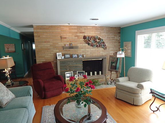 2nd image of 11743 S Highwood Dr