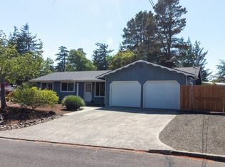 1715 W Park Dr, Florence, OR 97439