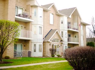 5351 W Mint Julip Dr APT 301, Alsip, IL 60803