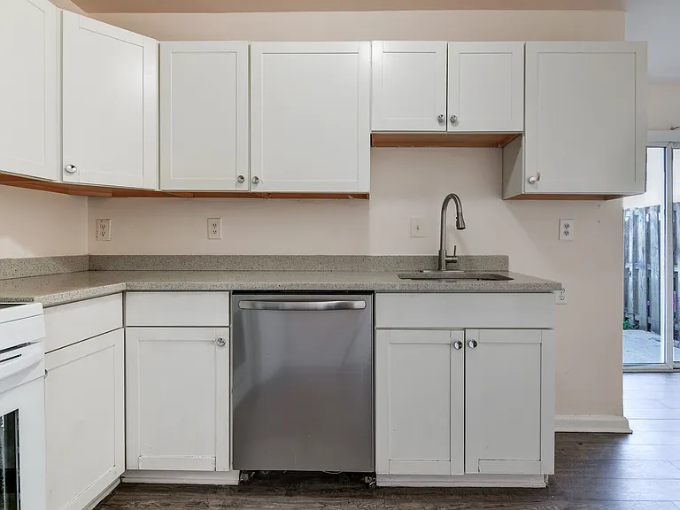 105 Hughey Ct — Photo 15
