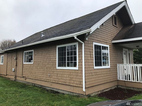 2nd image of 115 W Maple St