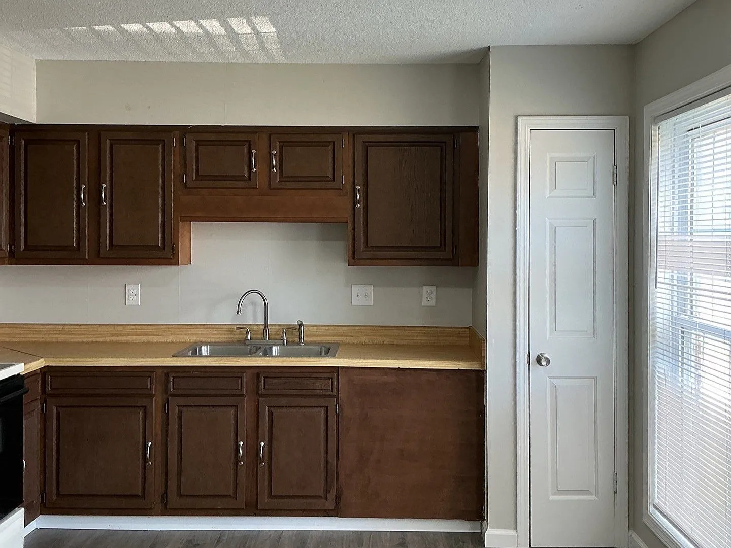 2 bed, 2.5 bath, 1248 sqft, $1,350 — Photo 2