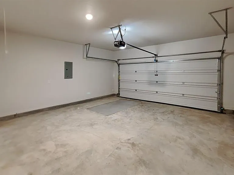 7020 Labelle Dr — Photo 21