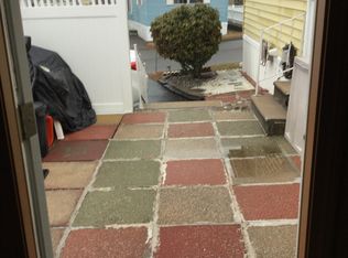 8 Chestnut Dr, Westbrook, CT 06498