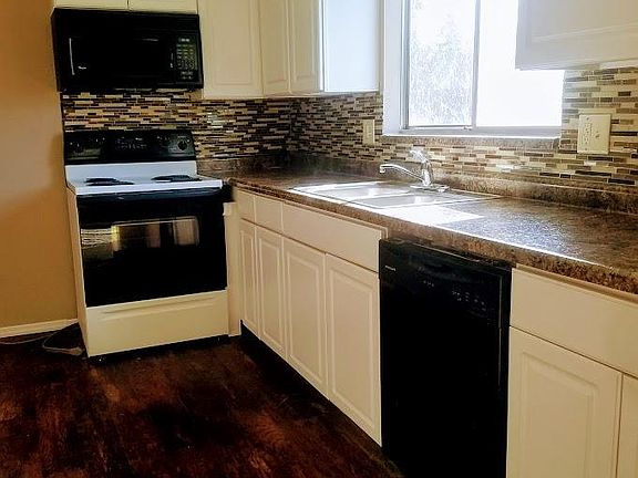 Stove and Dishwasher Included