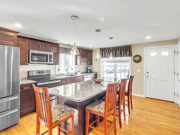 4th image of 22 Blissful Meadow Drive