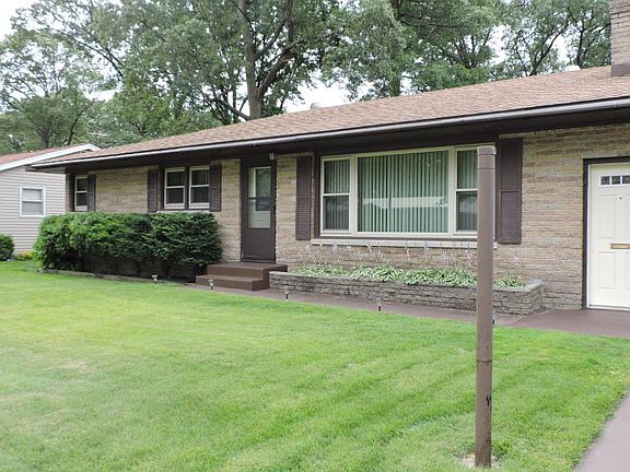 3rd image of 1427 Calvin Ave