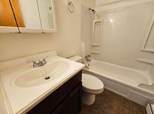4820 Lee Rd #B5, Cleveland, OH 44128