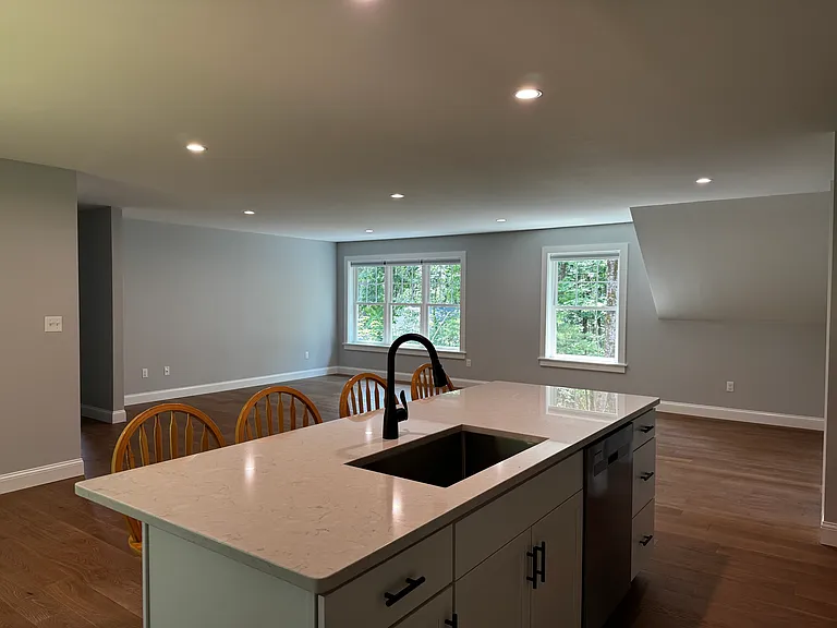 76 Alewive Rd — Photo 3