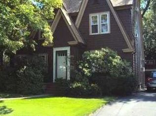 98 Woodlawn St, Hamden, CT 06517