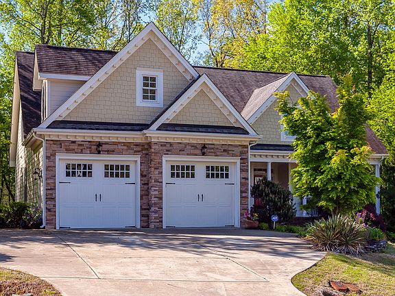 2nd image of 704 Charleston Dr