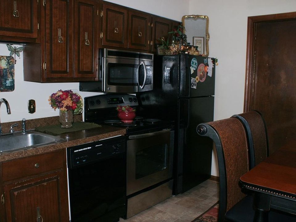 Kitchen -Dining Area