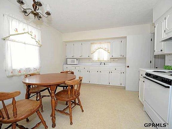 2nd image of 5429 S 122nd St