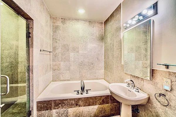 Sold by MNS | media 10
