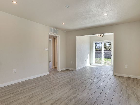 2nd image of 1115 Darmak Dr