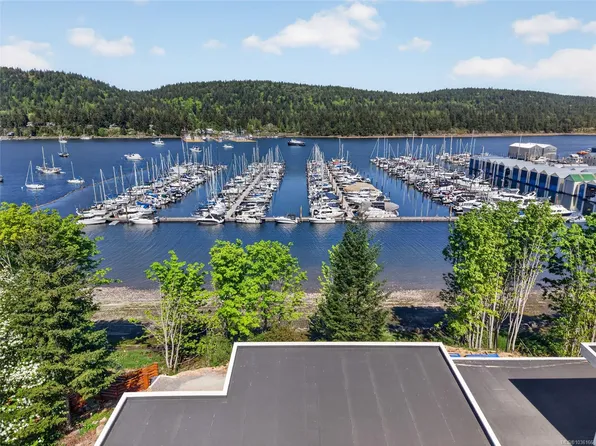 152 Marina View Dr #8, Ladysmith, BC V9G 1K4