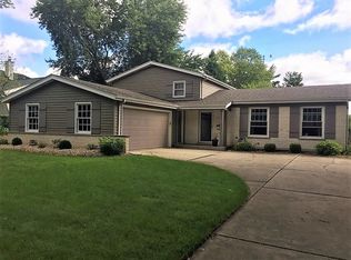 1264 Sandpiper Ln, Naperville, IL 60540