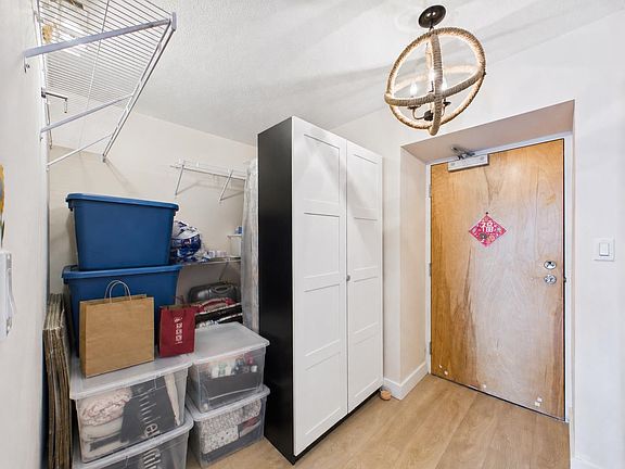 5th image of 6088 Willingdon Ave #1802
