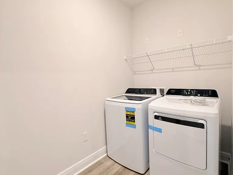 8090 Fox Hunt Dr — Photo 24