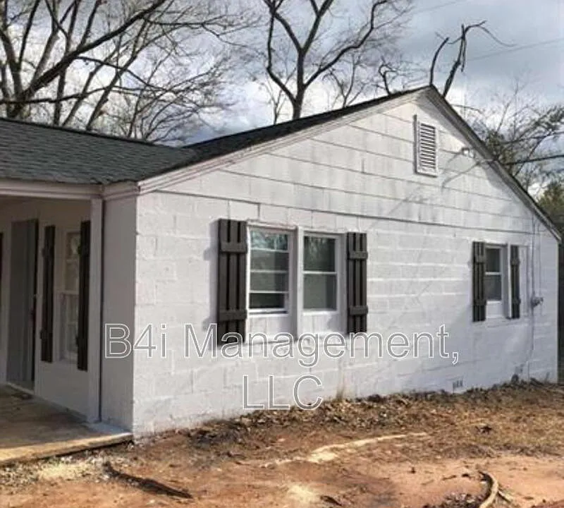 70 W Smith Rd