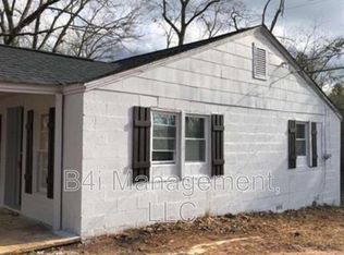 70 W Smith Rd, West Point, GA 31833