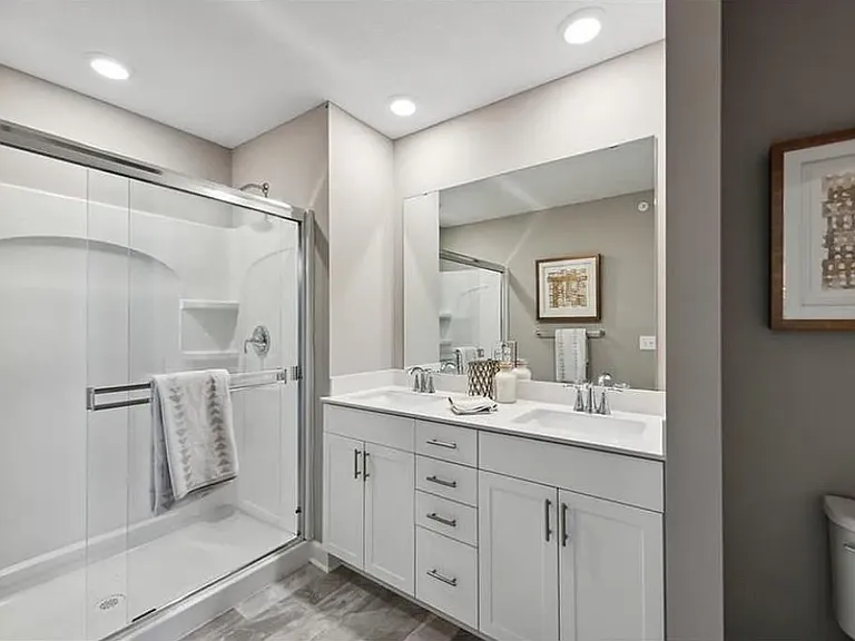MasterBed Bathroom