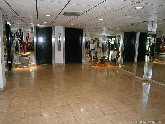 3rd image of 919 Hillcrest Dr APT 310
