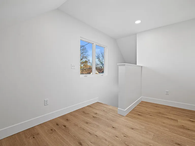 4401 8th Ave — Photo 18