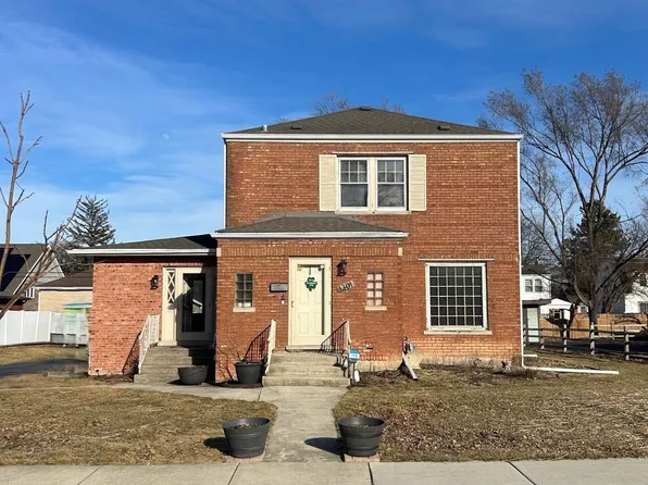1301 Boeger Ave, Westchester, IL 60154