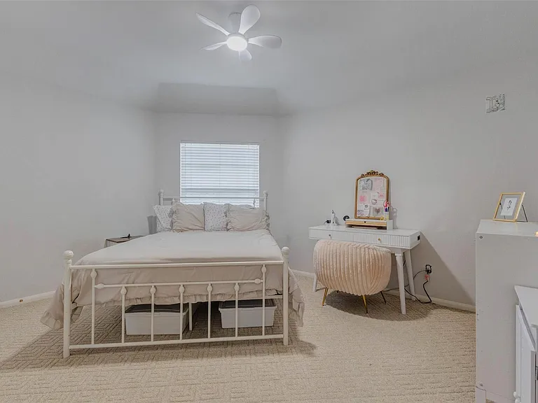 1606 Barrington Hills Ln — Photo 35