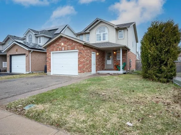 102 Bridlewreath St, Kitchener, ON N2E 3V6