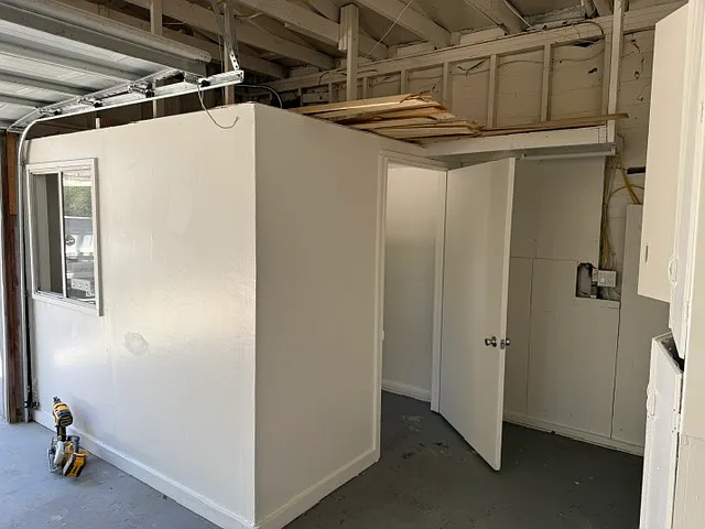 15077 Adams Dr — Photo 24