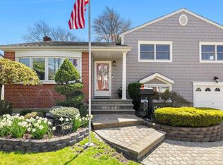 2670 Grayson Dr, East Meadow, NY 11554